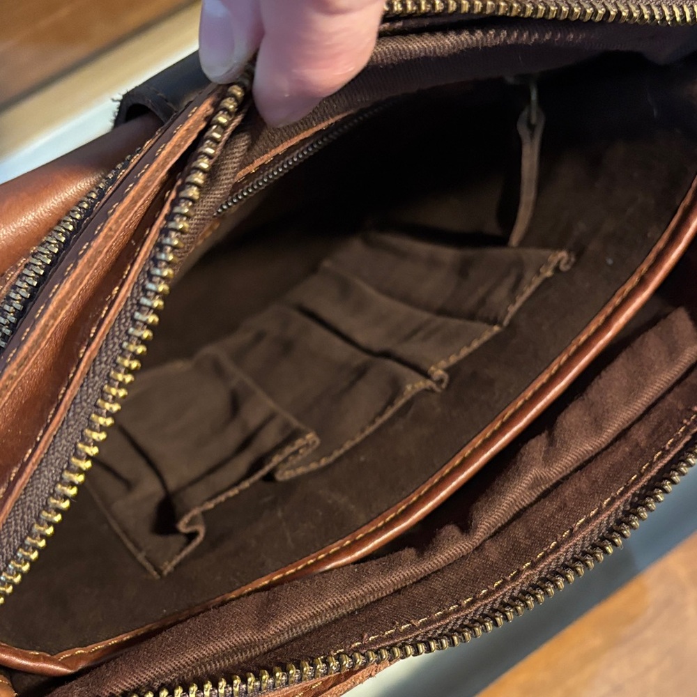 PIKOLINOS CAIMARI Rich Brown Leather Messenger Bag - Picture 11 of 16
